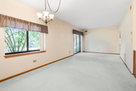 Tiny photo for 3119 Ingalls Avenue #2A, Joliet, IL 60435 (MLS # 12449526)