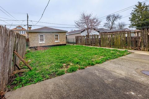 Tiny photo for 4941 S Kolin Avenue, Chicago, IL 60632 (MLS # 12609889)