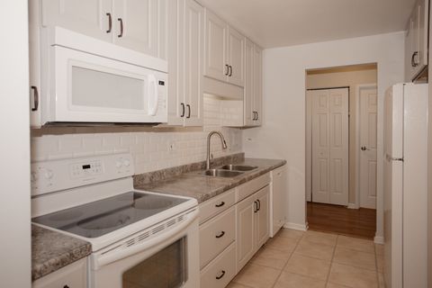 Tiny photo for Arlington Heights, IL 60005 (MLS # 12652475)