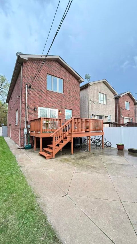 Tiny photo for 422 W 42nd Place, Chicago, IL 60609 (MLS # 12639633)