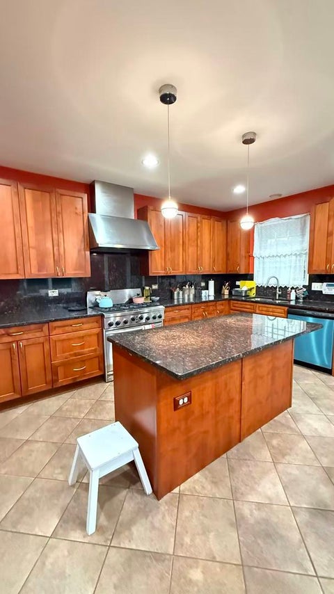 Tiny photo for 422 W 42nd Place, Chicago, IL 60609 (MLS # 12639633)