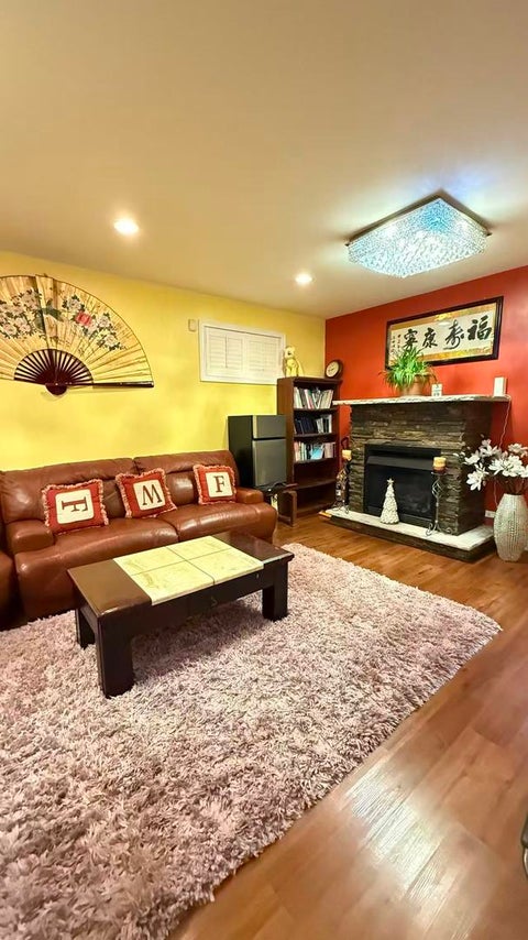 Tiny photo for 422 W 42nd Place, Chicago, IL 60609 (MLS # 12639633)