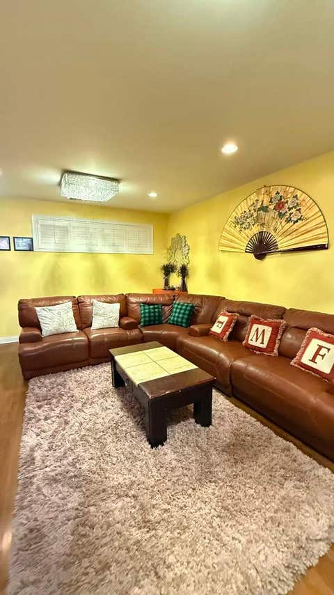Tiny photo for 422 W 42nd Place, Chicago, IL 60609 (MLS # 12639633)