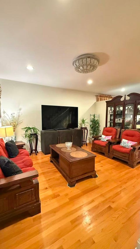 Tiny photo for 422 W 42nd Place, Chicago, IL 60609 (MLS # 12639633)