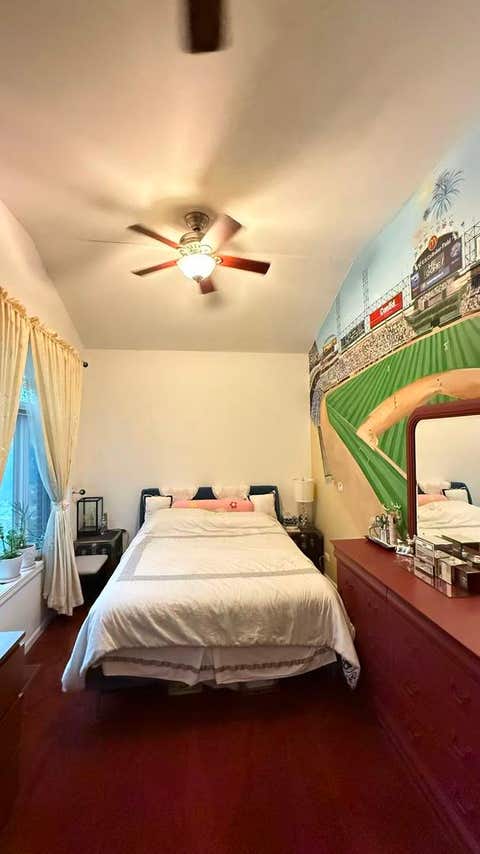 Tiny photo for 422 W 42nd Place, Chicago, IL 60609 (MLS # 12639633)