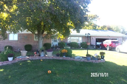 Tiny photo for 407 E Pine Street, Chatsworth, IL 60921 (MLS # 12508559)