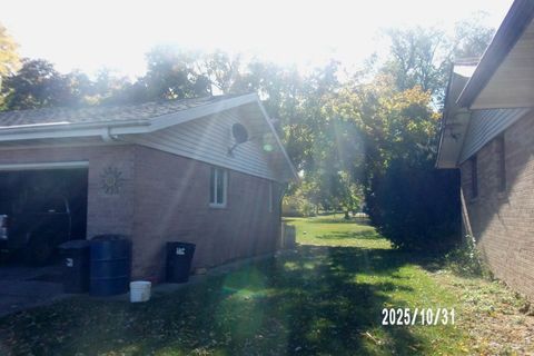 Tiny photo for 407 E Pine Street, Chatsworth, IL 60921 (MLS # 12508559)