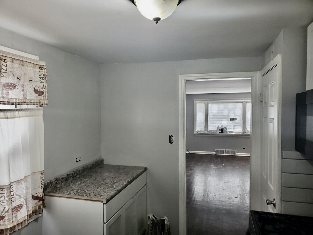2404 E 97th Street