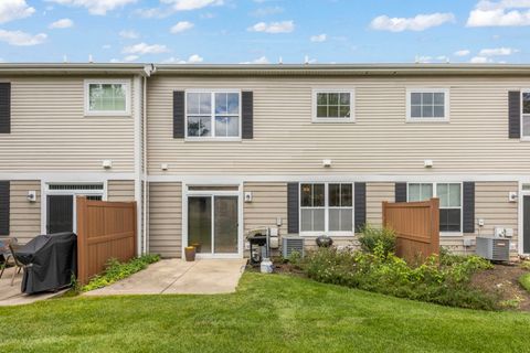 Tiny photo for 415 Victoria Lane, Elgin, IL 60124 (MLS # 12398540)