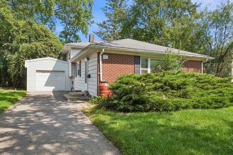Photo of 308 Southgate Drive, Northbrook, IL 60062 (MLS # 12747027)