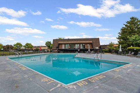 Tiny photo for 727 Killarney Court #1C, Schaumburg, IL 60193 (MLS # 12489680)