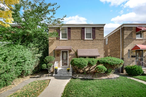 Photo of 9831 S Prairie Avenue, Chicago, IL 60628 (MLS # 12783821)
