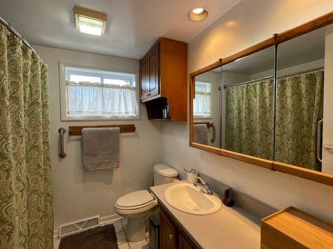 Tiny photo for 606 B South Boulevard, Evanston, IL 60202 (MLS # 12484871)