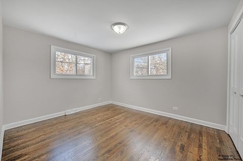 Tiny photo for 2208 Sprucewood Lane, Lindenhurst, IL 60046 (MLS # 12555397)