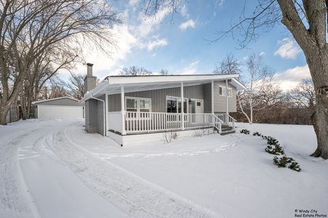 Tiny photo for 2208 Sprucewood Lane, Lindenhurst, IL 60046 (MLS # 12555397)