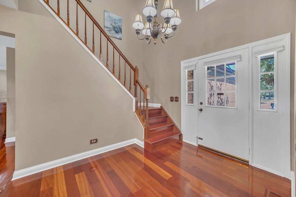 256 E Fox Hill Drive