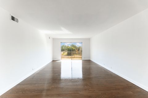Tiny photo for 9820 S Pulaski Road #213, Oak Lawn, IL 60453 (MLS # 12488784)