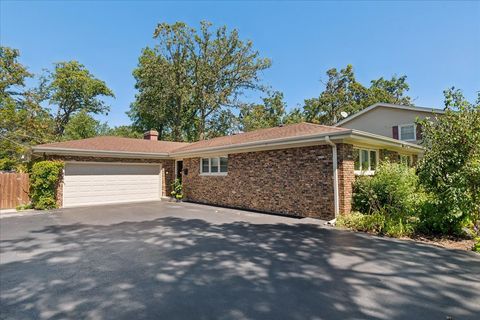 A home in Lake Bluff