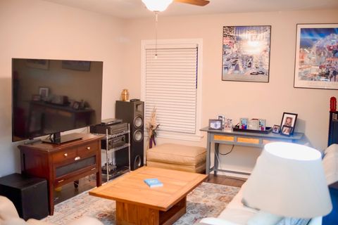 Tiny photo for 1911 Hazelwood Drive, Lindenhurst, IL 60046 (MLS # 12684072)