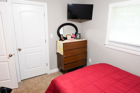 Tiny photo for 1911 Hazelwood Drive, Lindenhurst, IL 60046 (MLS # 12684072)