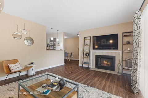 Tiny photo for 77 Kensington Circle #301, Wheaton, IL 60189 (MLS # 12524361)