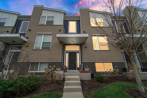 Tiny photo for 3S528 Cambridge Court, Warrenville, IL 60555 (MLS # 12592648)