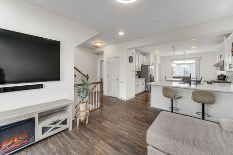 Tiny photo for 3S528 Cambridge Court, Warrenville, IL 60555 (MLS # 12592648)