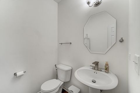 Tiny photo for 3S528 Cambridge Court, Warrenville, IL 60555 (MLS # 12592648)