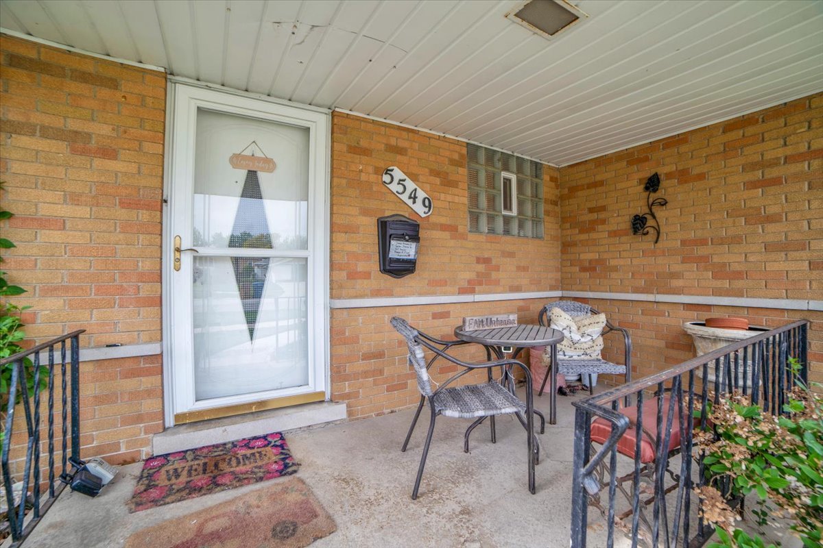 5549 W 102nd Street