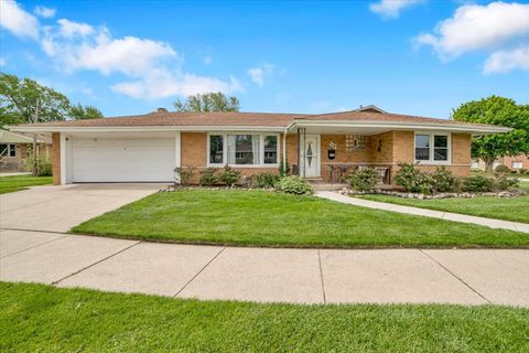 Tiny photo for 5549 W 102nd Street, Oak Lawn, IL 60453 (MLS # 12642120)