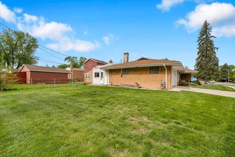 Tiny photo for 5549 W 102nd Street, Oak Lawn, IL 60453 (MLS # 12642120)