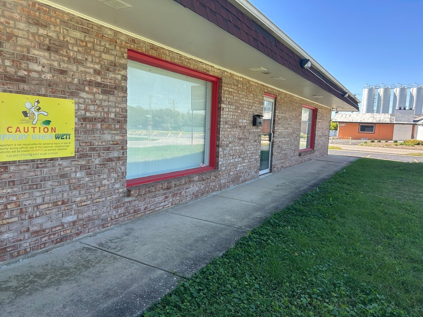 853 N Highland Avenue