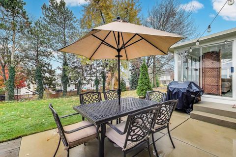 Tiny photo for 461 Evergreen Drive, Vernon Hills, IL 60061 (MLS # 12520600)