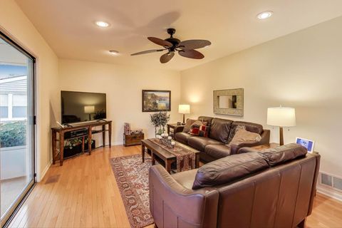 Tiny photo for 461 Evergreen Drive, Vernon Hills, IL 60061 (MLS # 12520600)