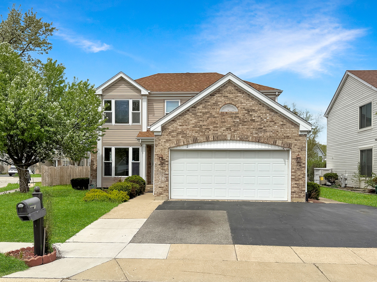 2 HUMMINGBIRD Lane