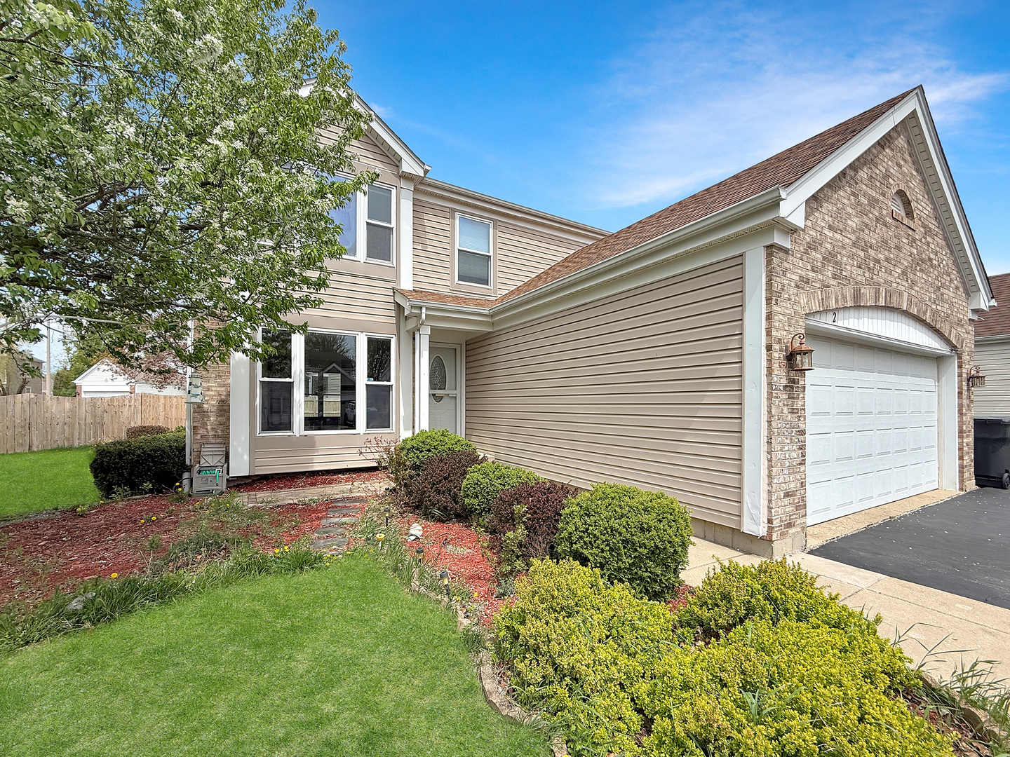 2 HUMMINGBIRD Lane