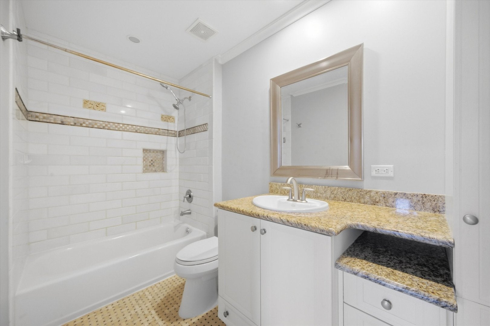 512 N Fox Trail