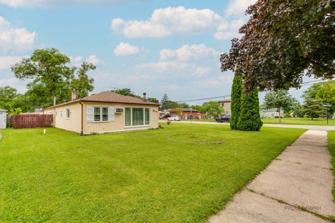 Tiny photo for 402 S Addison Street, Bensenville, IL 60106 (MLS # 12691270)