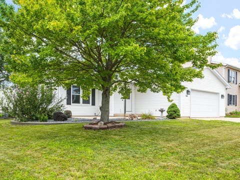 Tiny photo for 2831 Rutherford Drive, Bloomington, IL 61705 (MLS # 12716638)