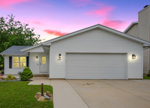 Photo of 2831 Rutherford Drive, Bloomington, IL 61705 (MLS # 12716638)