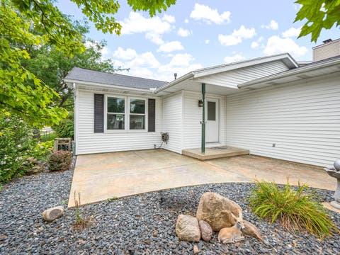 Tiny photo for 2831 Rutherford Drive, Bloomington, IL 61705 (MLS # 12716638)