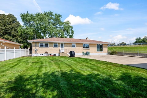 Tiny photo for 603 W Saint Aubin Drive, Addison, IL 60101 (MLS # 12744813)