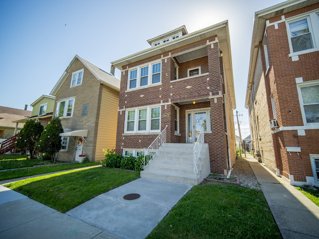 4912 S Komensky Avenue