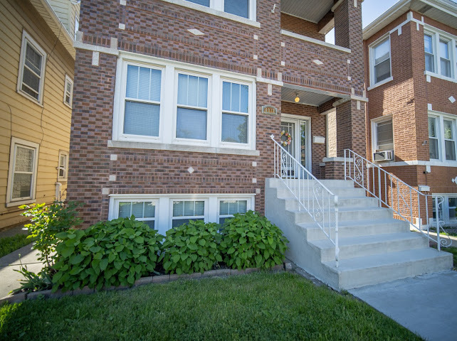 4912 S Komensky Avenue