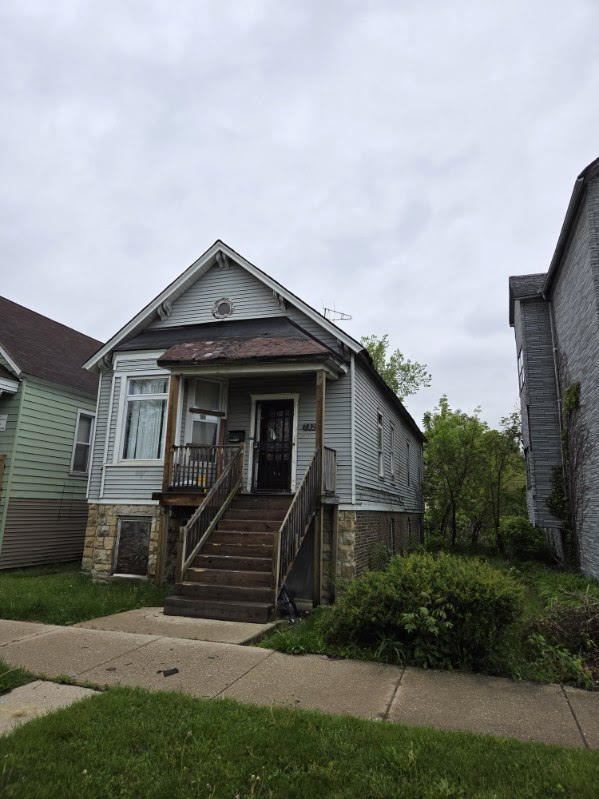 7828 S ESCANABA Avenue