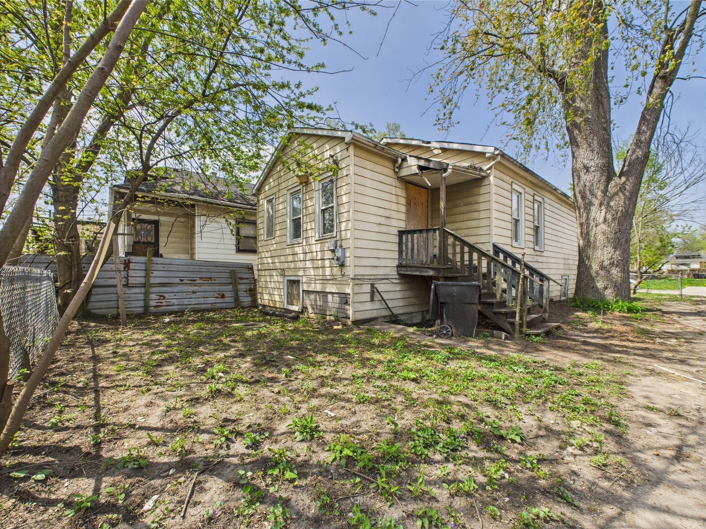 307 W 105th Place