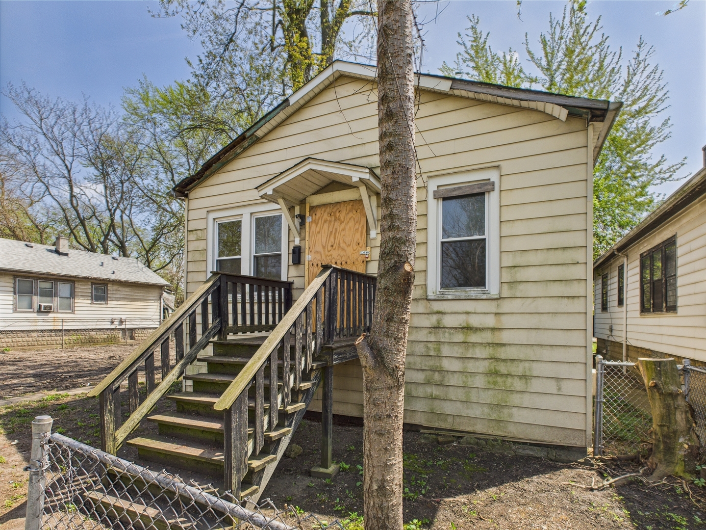 307 W 105th Place