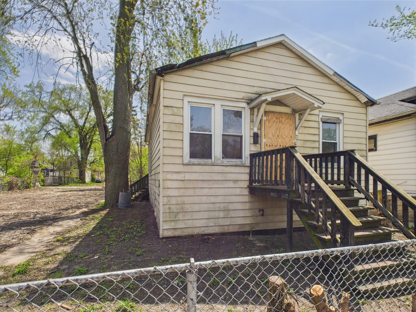 307 W 105th Place