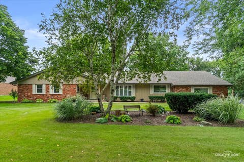 Photo of 120 Riverview Court, Oswego, IL 60543 (MLS # 12734678)