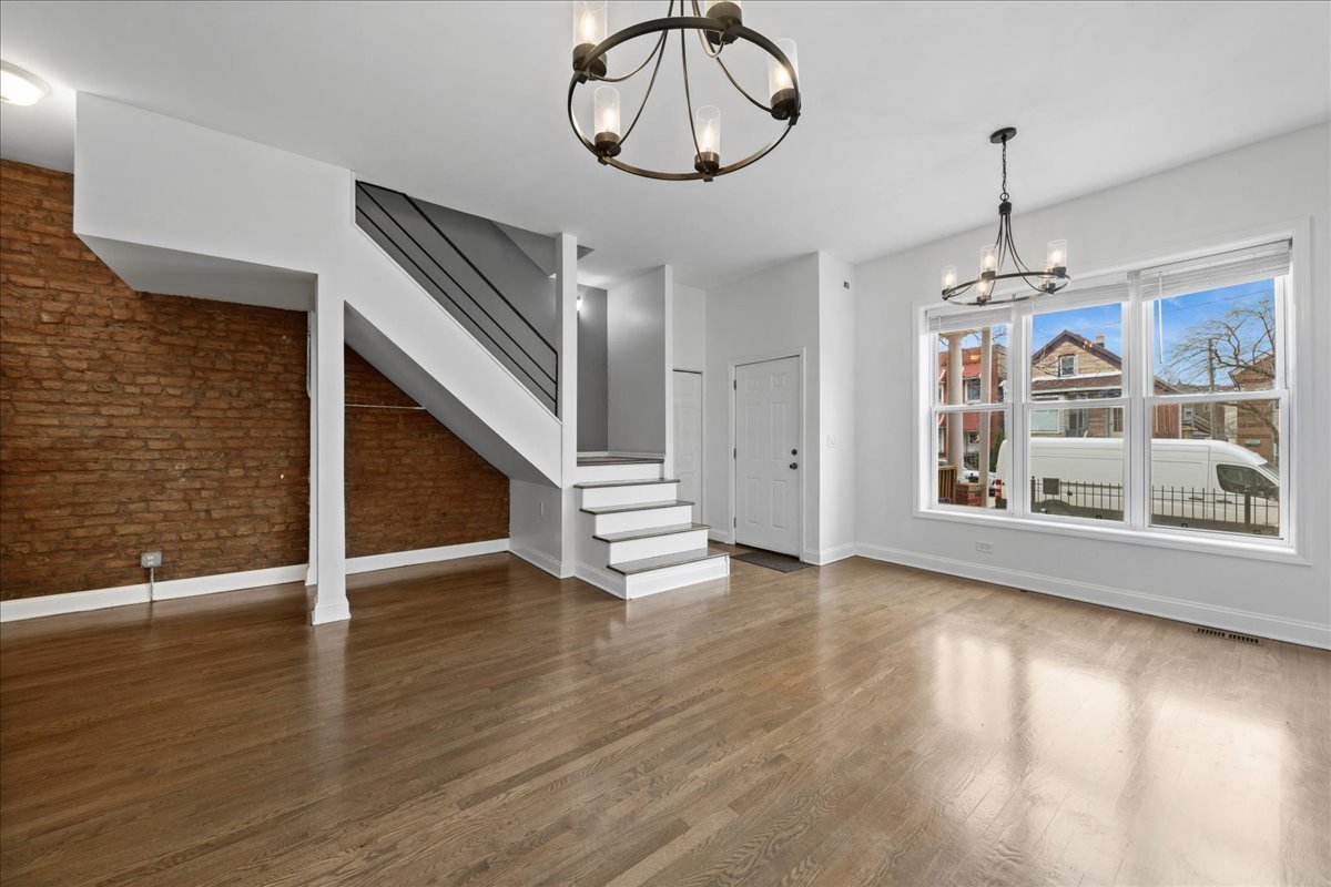 3348 W Le Moyne Street